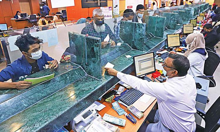 সরকারকে ঋণ দিয়ে বিপদে ব্যাংকগুলো
